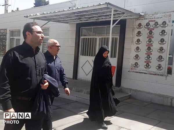 مدرسه شاهد شهیده ناهید فاتحی؛ میزبان زائران مراسم تشییع رهبر شهید