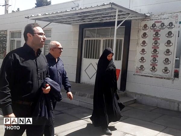 مدرسه شاهد شهیده ناهید فاتحی؛ میزبان زائران مراسم تشییع رهبر شهید
