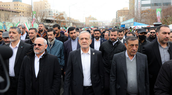 همراه با مردم برای تقویت انسجام ملی، عزت و سربلندی ایران عزیز