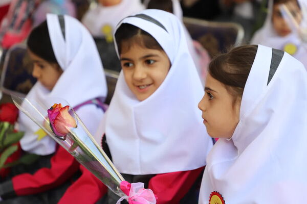 برگزلری جشن شکوفه‌ها در مرکز استان چهارمحال و بختیاری 