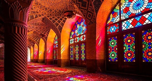 هنرهای بومی نماد هویت فرهنگی یک ملت هستند