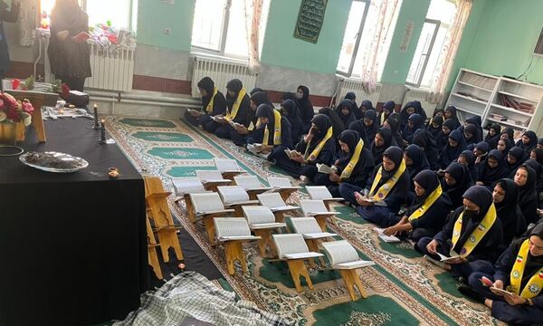 مراسم شهادت سیدحسن‌نصرالله در دبیرستان عشایری سیرجان 