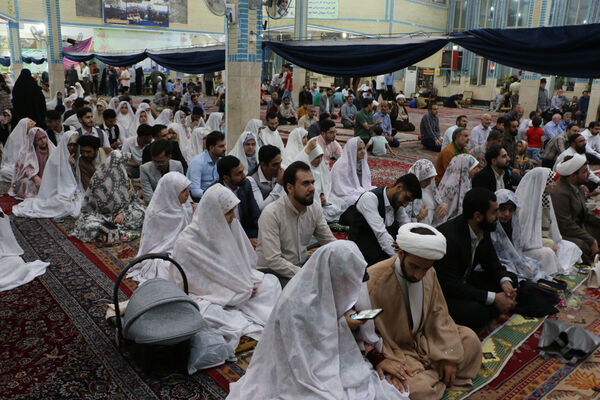 جشن ازدواج مسجدی 132 زوج جوان در قم - 2