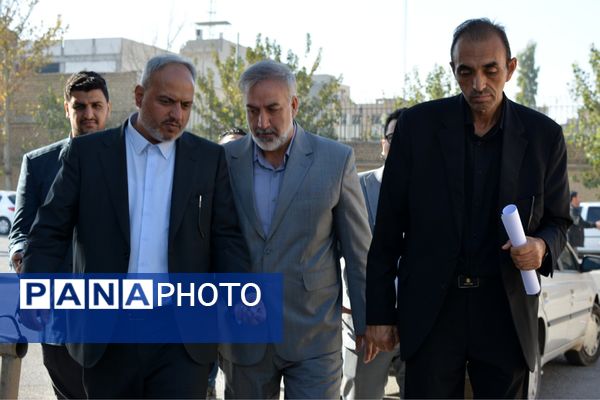 بازدید مدیران‌کل آموزش و پرورش و سازمان نوسازی مدارس استان تهران از زمین چمن روستای اورین