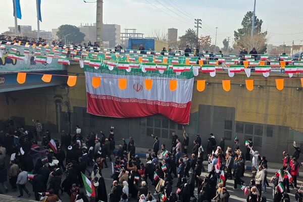 خروش مردمی در خیابان‌های رباط‌کریم در 22بهمن