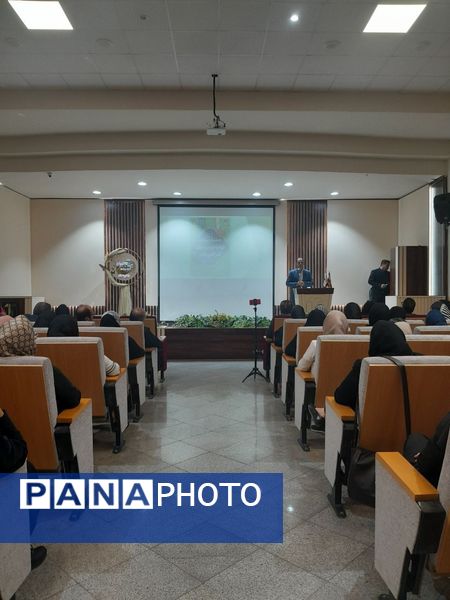 جلسه انجمن اولیا و مربیان در دبستان آرمینه مصلی نژاد ناحیه ۶ مشهد 