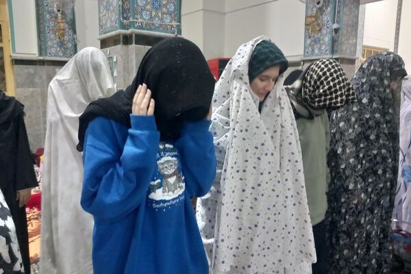 مراسم معنوی اعتکاف دانش‌آموزی دختران دبیرستان ارمغان