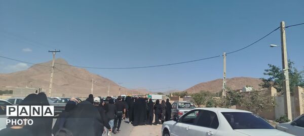 قدم هایی که در دهستان نصرآباد با عشق برداشته می‌شوند