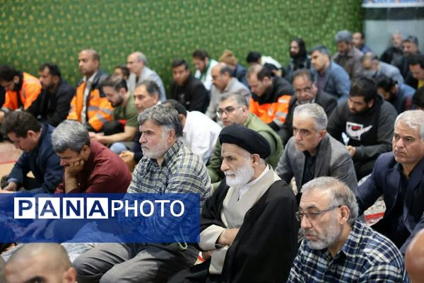 میز خدمت مسئولان در مصلی المهدی بیرجند 