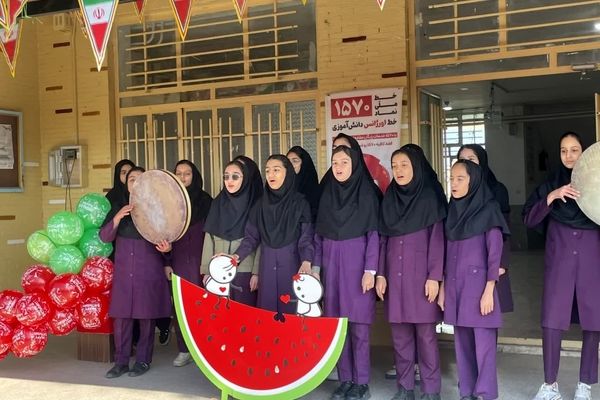 برگزاری جشن باستانی یلدا در دبیرستان دخترانه ابویی‌نژاد