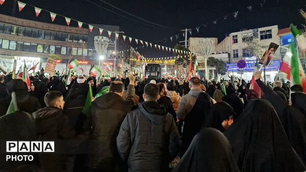 حضور پرشور ، انقلابی و دشمن‌شکن مردم در اجتماع بزرگ کرج