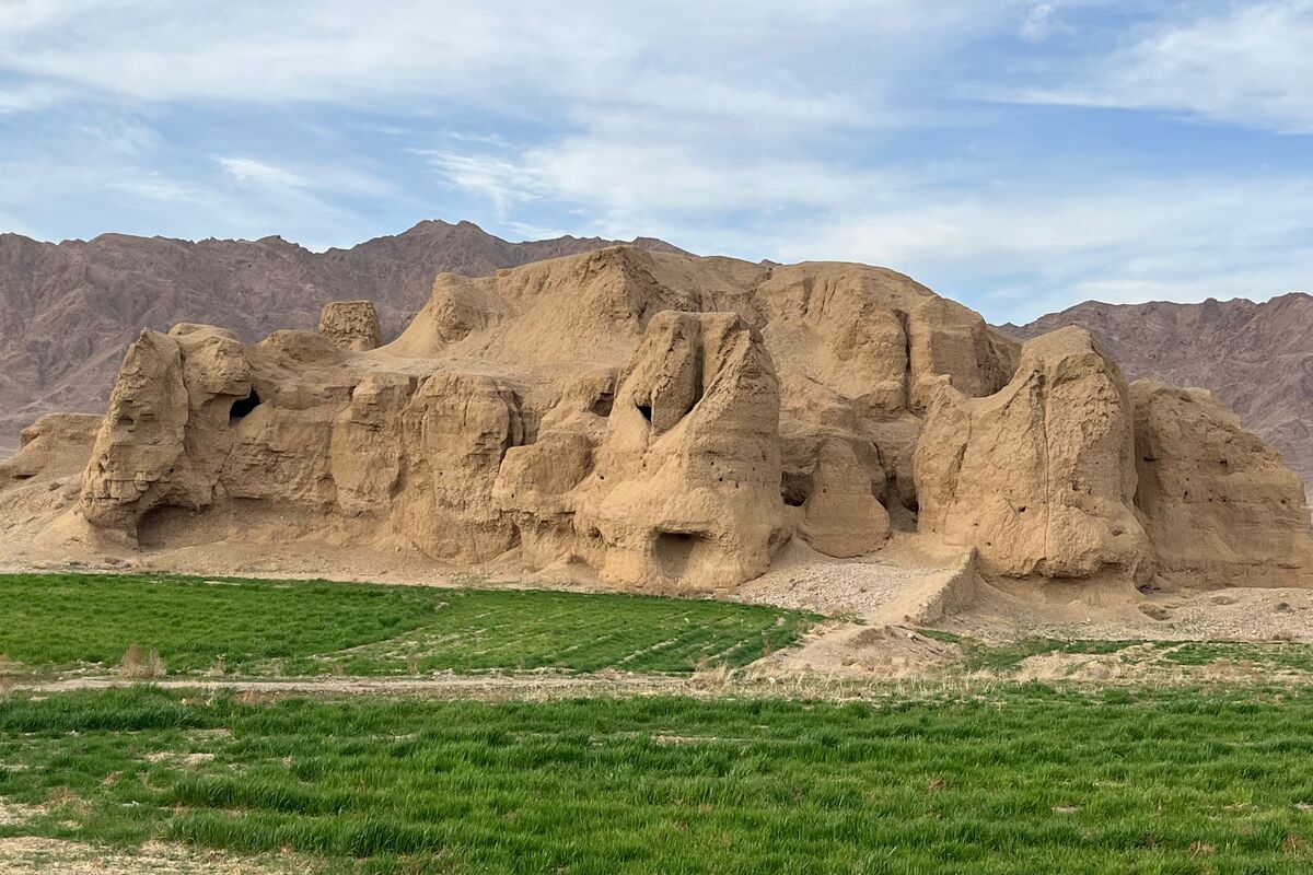 جاذبه‌های گردشگری شهر سورمق؛ از قصر بهرام گور تا خانه مادام/ فیلم