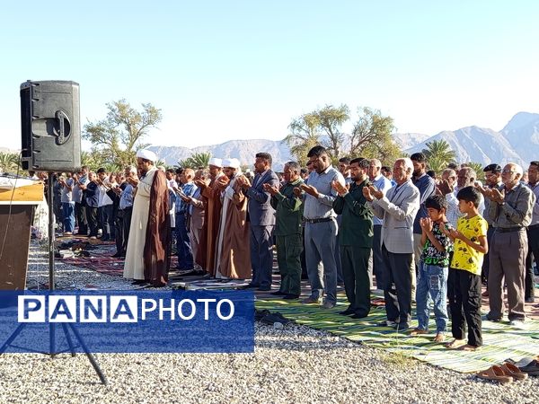 عید سعید فطر در جوار شهدای گمنام بخش احمدی 