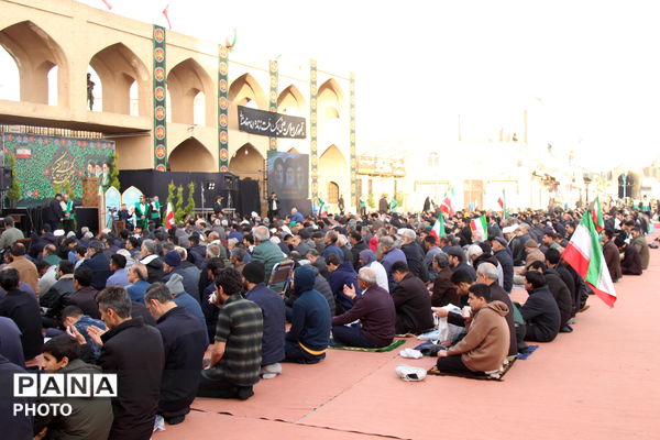 برپایی باشکوه نماز عید فطر در یزد