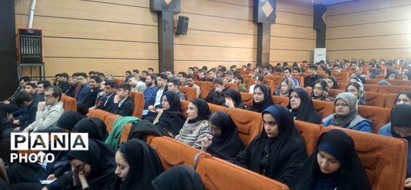 مرند به افتخار نخبگانش ایستاد