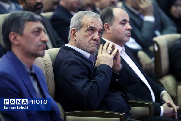 آیین تجلیل از فعالان طرح جهش تولید در دیم‌زارها