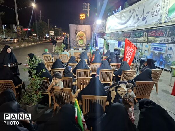 فعالیت موکب تبیینی جامعه الزهرا(س) در تجمعات شبانه