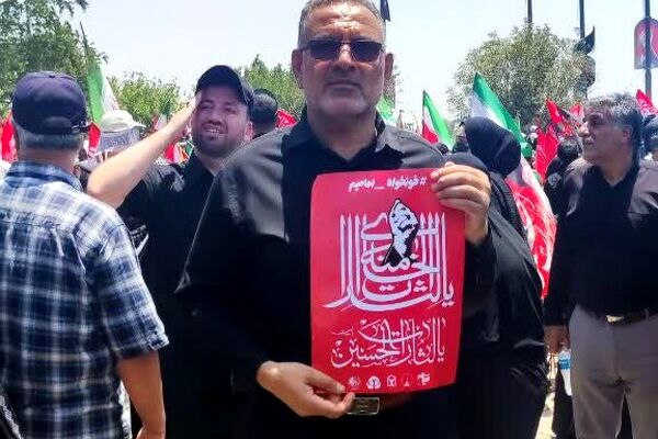 مسول سازمان دانش آموزی استان خوزستان در بدرقه آقای شهید
