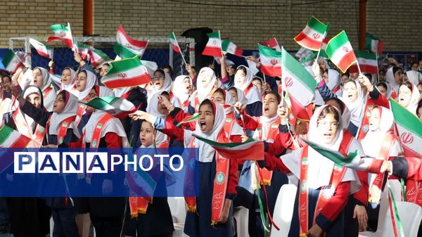 زنگ انقلاب نواخته شد