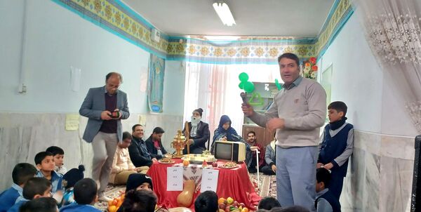 جشن یلدا و شور و نشاط در مدرسه فرهنگ شهیدان تهامی خلیل آباد