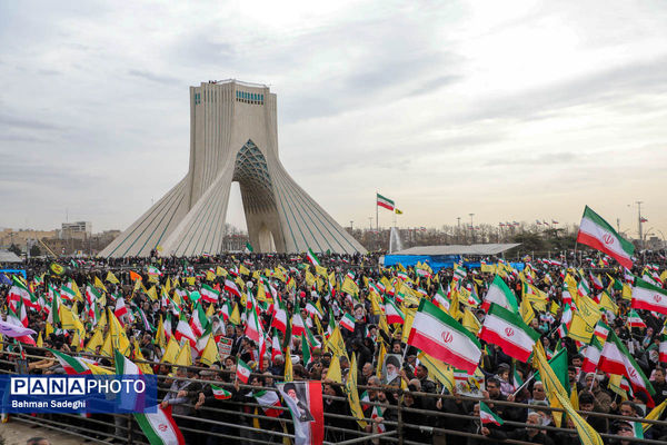 سخنرانی رئیس جمهور در جمع راهپیمایان ۲۲ بهمن