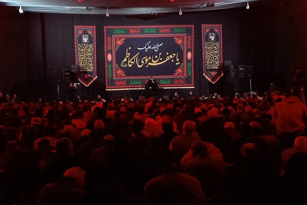 پیشوا در سوگ امامزاده جعفر (ع)؛ اجتماع عاشقان حضرت در حرم مطهر