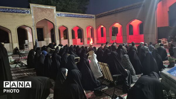 شب‌های نورانی گلزار شهدا در تجمعات مردمی در فارسان