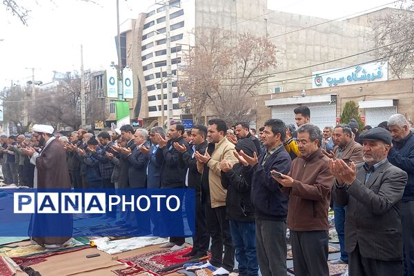 اقامه نماز عید سعید فطر در قروه