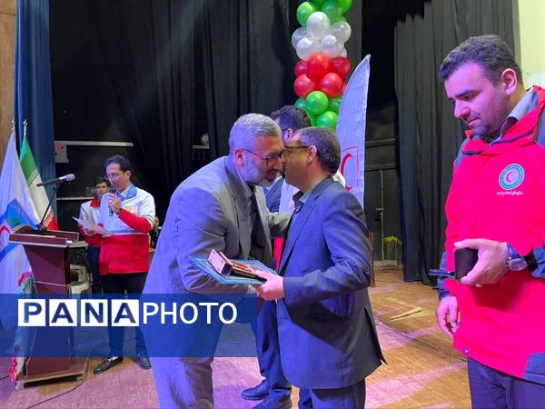 آیین تجلیل از جوانان، امدادگران، داوطلبان و مربیان هلال احمر کاشمر