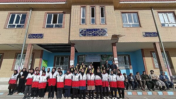 برگزاری مانور پدافند غیر عامل در دبیرستان الزهرا دیشموک 
