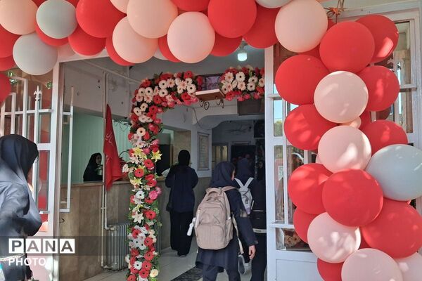 آیین بازگشایی مدارس اسلامشهر با حضور پرشور دانش‌آموزان