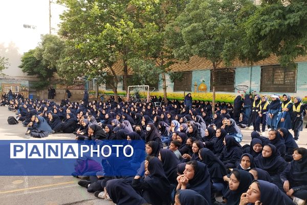 مراسم روز دختر و تقدیر از دانش‌آموزان نمونه و رتبه برتر