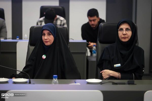 آیین تجلیل از کادر امداد و سلامت