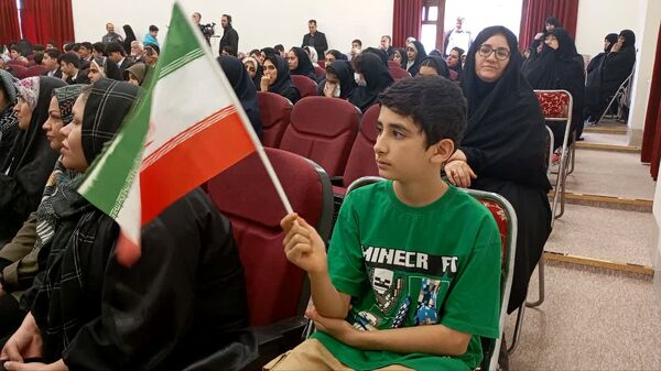 نشست صمیمی جوانان با حضرت آیت الله نورمفیدی
