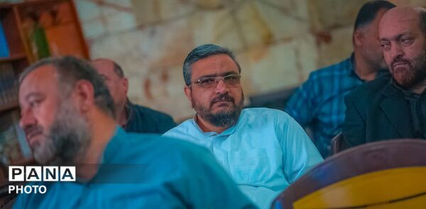 عطر گلاب و نور خدمت در آستان امامزادگان محمد و سکینه خاتون  در آستانه دهه کرامت