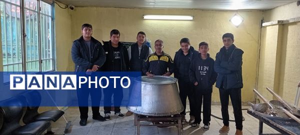 دانش‌آموزان مدرسه شاهد شهید کاظمی در سوگ شهادت حضرت فاطمه (س)