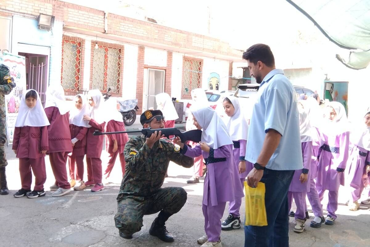 شناخت دانش‌آموزان با کار نیروی انتظامی 