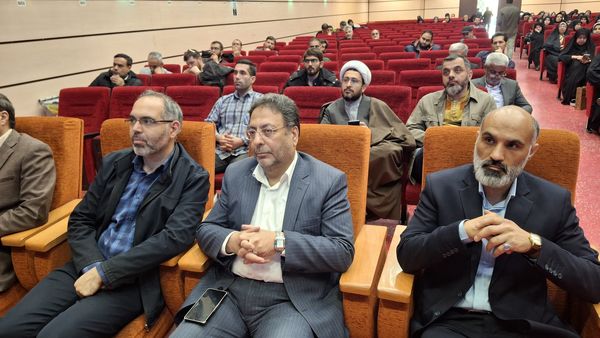 تجلیل از تلاش‌های بی‌وقفه مربیان در همایش خانواده بزرگ پرورشی