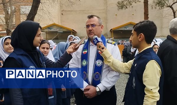 جشن «یاوران انقلاب» شهر تهران با محوریت همدلی، نشاط و نقش‌آفرینی دانش‌آموزان