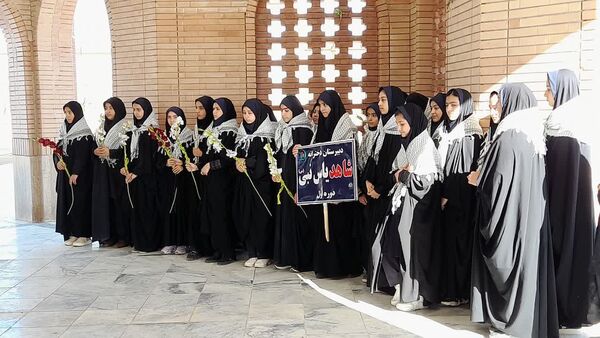 غبارروبی مزار شهدا در گناباد