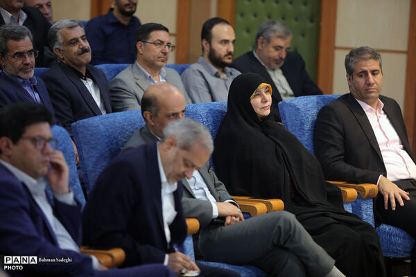 آیین اختتامیه جشنواره نوآوری در فرایند آموزش و یادگیری