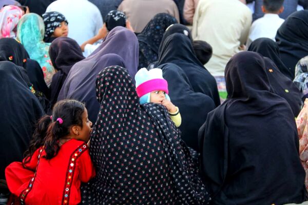 تشییع پیکر شهید گمنام در قلعه‌گنج همراه با حضور گسترده مردم