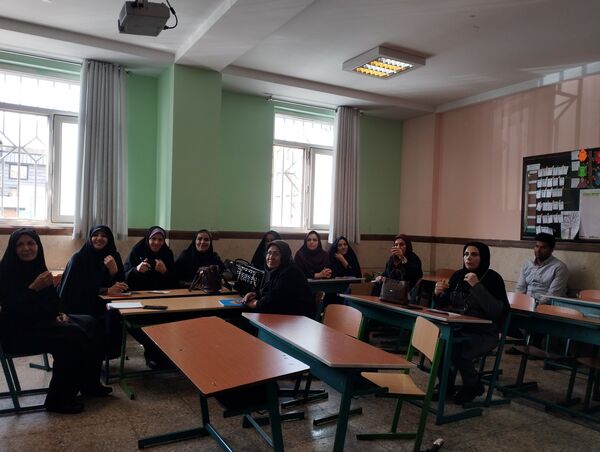 برگزاری اولین جلسه‌ اجتماعات یادگیری آموزگاران شهرستان ملارد در دبستان دخترانه حضرت زینب (س)