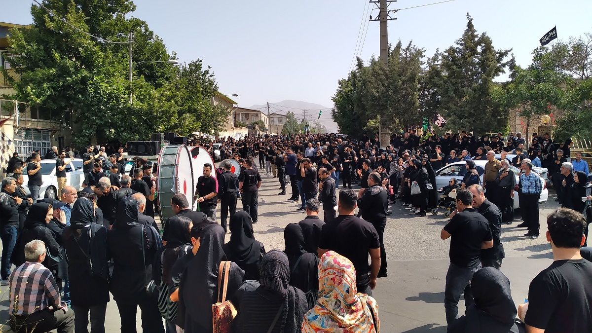 مردم روستای «هیو» در مراسم باشکوه عزاداری تاسوعا شرکت کردند