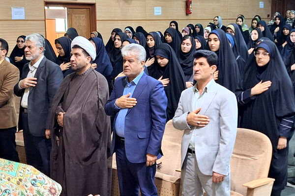 تقدیر از چهره های روشن در محفل ایمان 