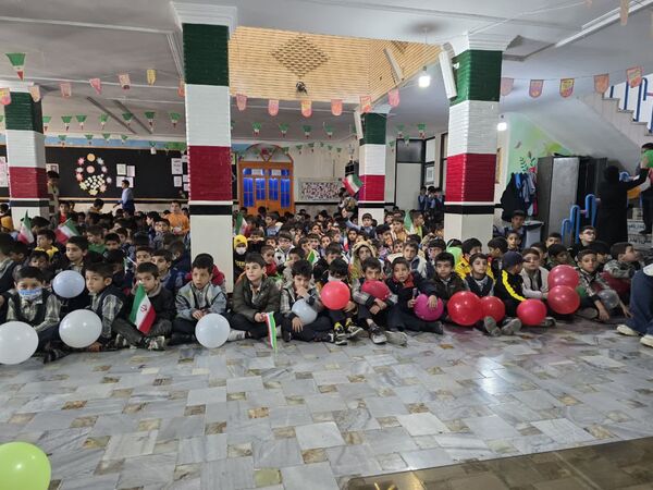 آیین جشن باشکوه چهل و ششمین سالگرد پیروزی انقلاب در مدرسه ۱۷ شهریور یاسوج