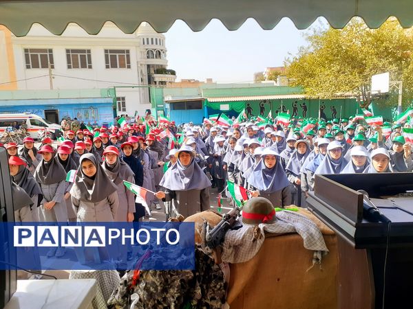 گرامیداشت هفته دفاع مقدس و زنگ مهر در مدرسه شایستگان