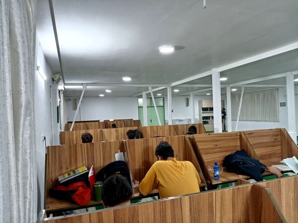 آ غاز به کارفعالیت قرائت خانه دبیرستان نمونه آیت الله خامنه‌ای کاشمر
