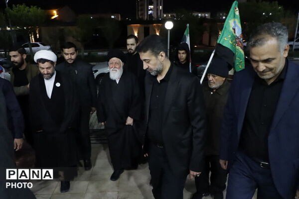 شب اربعین قائد امت اسلام در دانشگاه آزاد اسلامی مشهد
