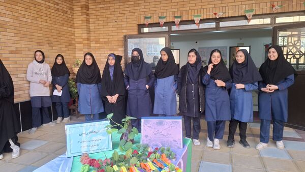 جشن ولادت حضرت زینب(س) در دبیرستان سردار سلیمانی ۳